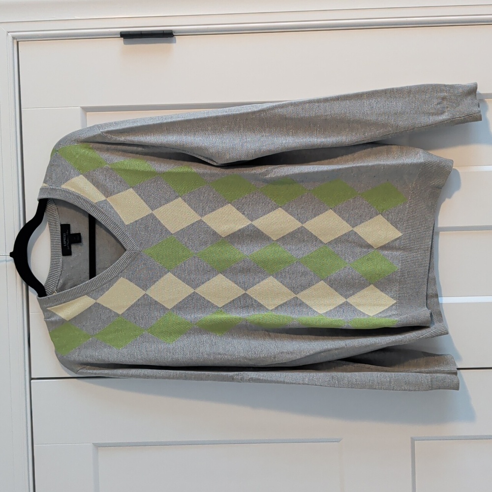 Express Gray and Pink Argyle V-Neck Sweater